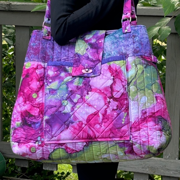 Quilted Oversized Tote Bag - Picture 1 of 10